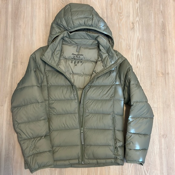 Abercrombie & Fitch - Lightweight Packable Puffer jacket XS light olive green - Picture 1 of 5